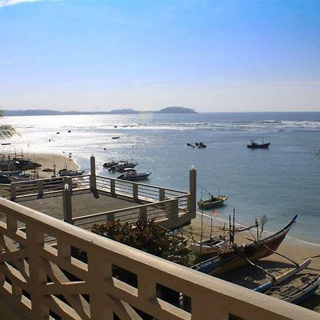 Bay Beach Weligama Esterno foto