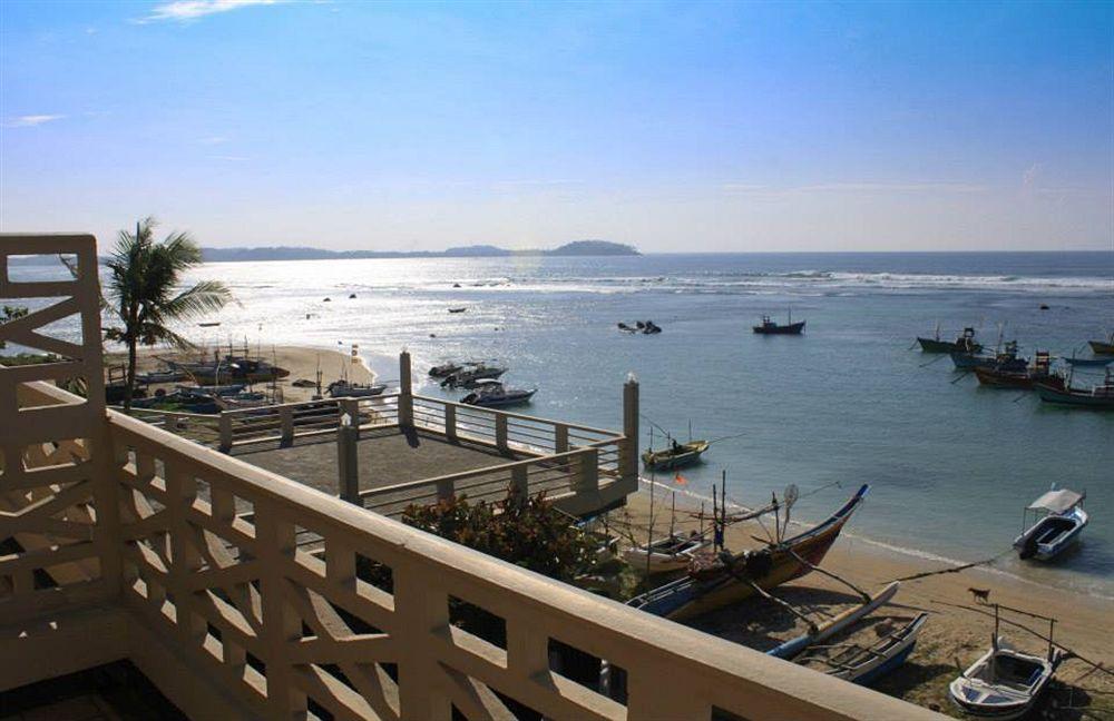 Bay Beach Weligama Esterno foto