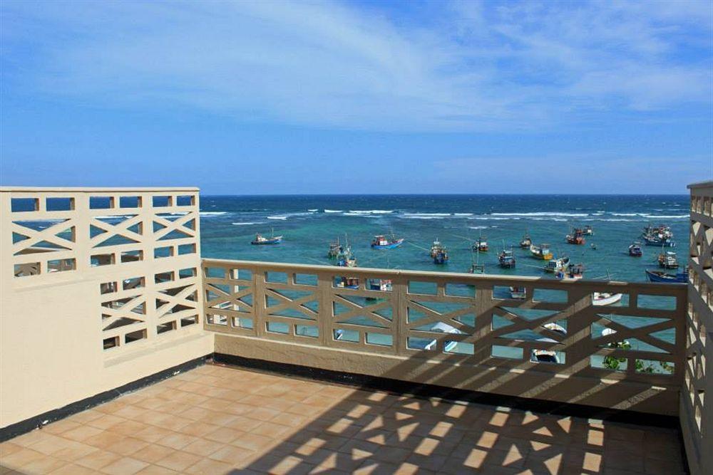 Bay Beach Weligama Esterno foto